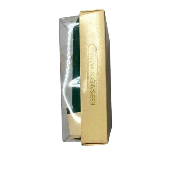 1978 VIntage Christmas Angel Hallmark Ornament - Picture 4 of 4